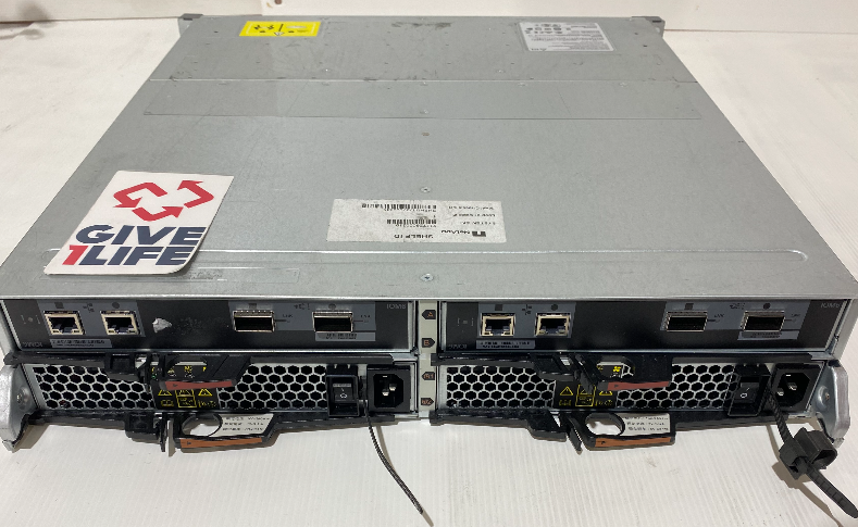 NETAPP DS2246 24SFF 2X111-00190+B0 +24 CADDIES+ 2XPSU 114-00065