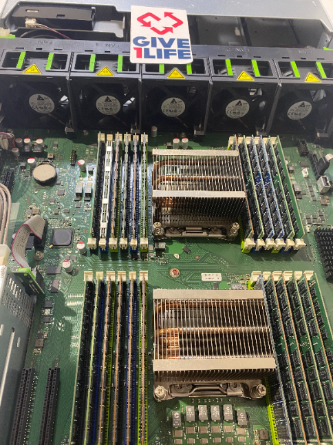 FUJITSU RX300 S7 4SFF 2XE5-2630(12C/24T) + 48GB +D2616-A22+2PSU