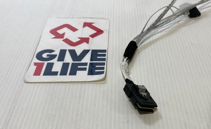 HP CABLE MINI-SAS A SATAx4 PARA HP DL360 G9 PN:823077-001/826011-001